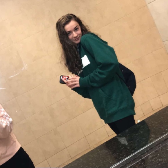 It’s ya girl😜 Laurel💫 - Picture 6 of 6